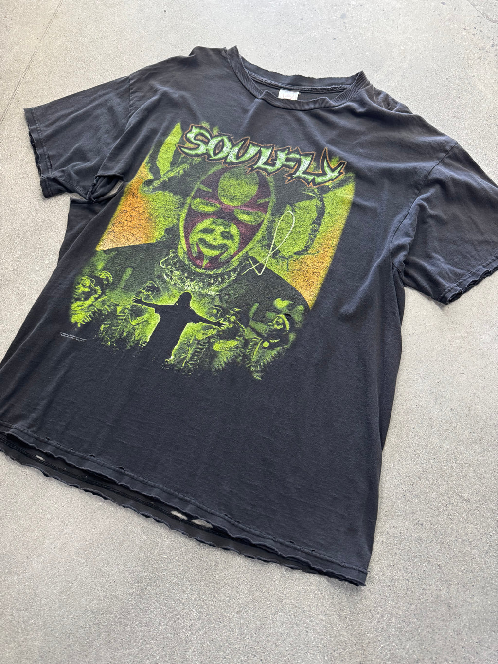 Faded 1999 Soulfly Tribe World Noise Band T-Shirt - XL