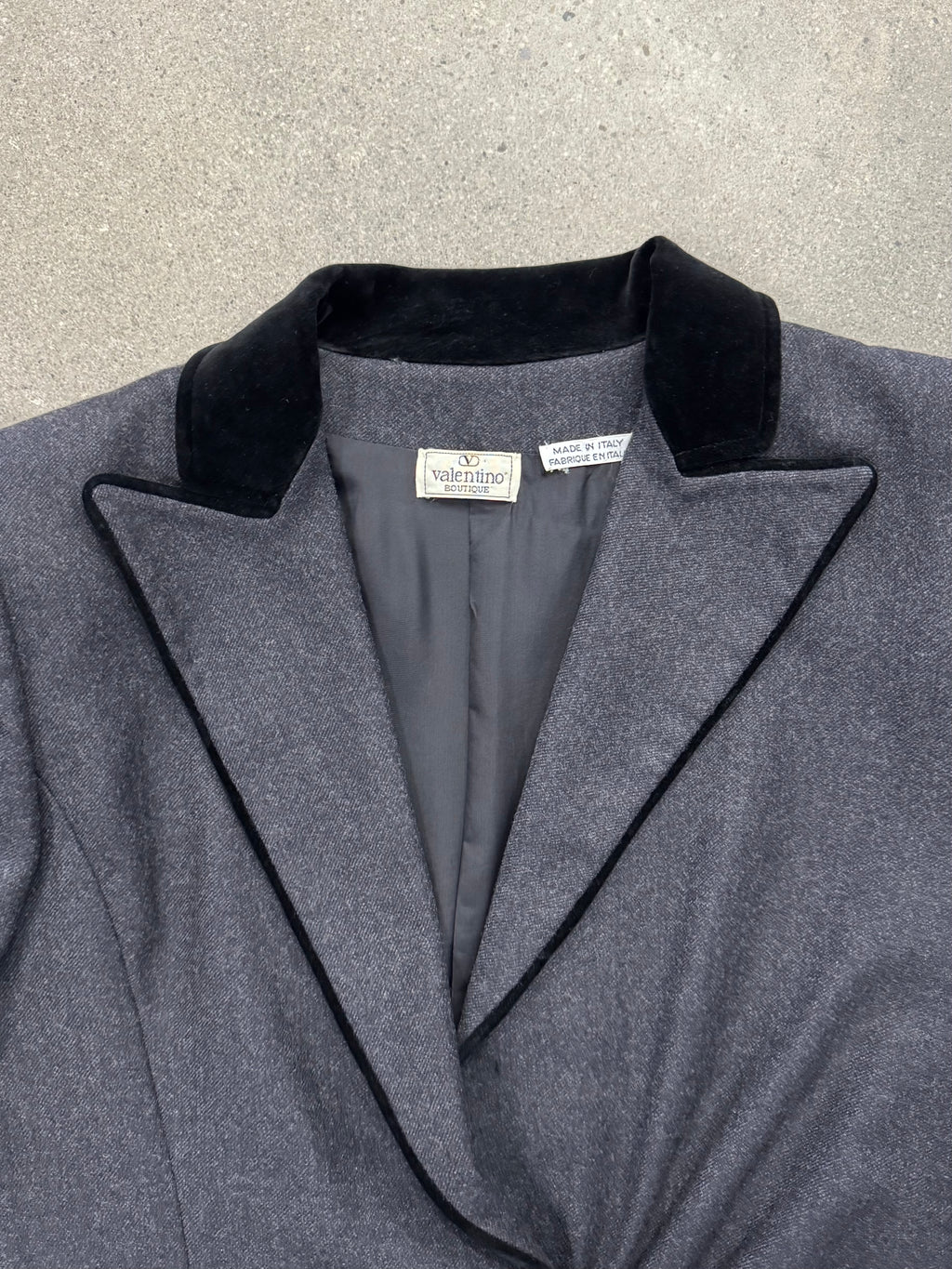 Valentino Boutique Velvet-Trimmed Blazer - M