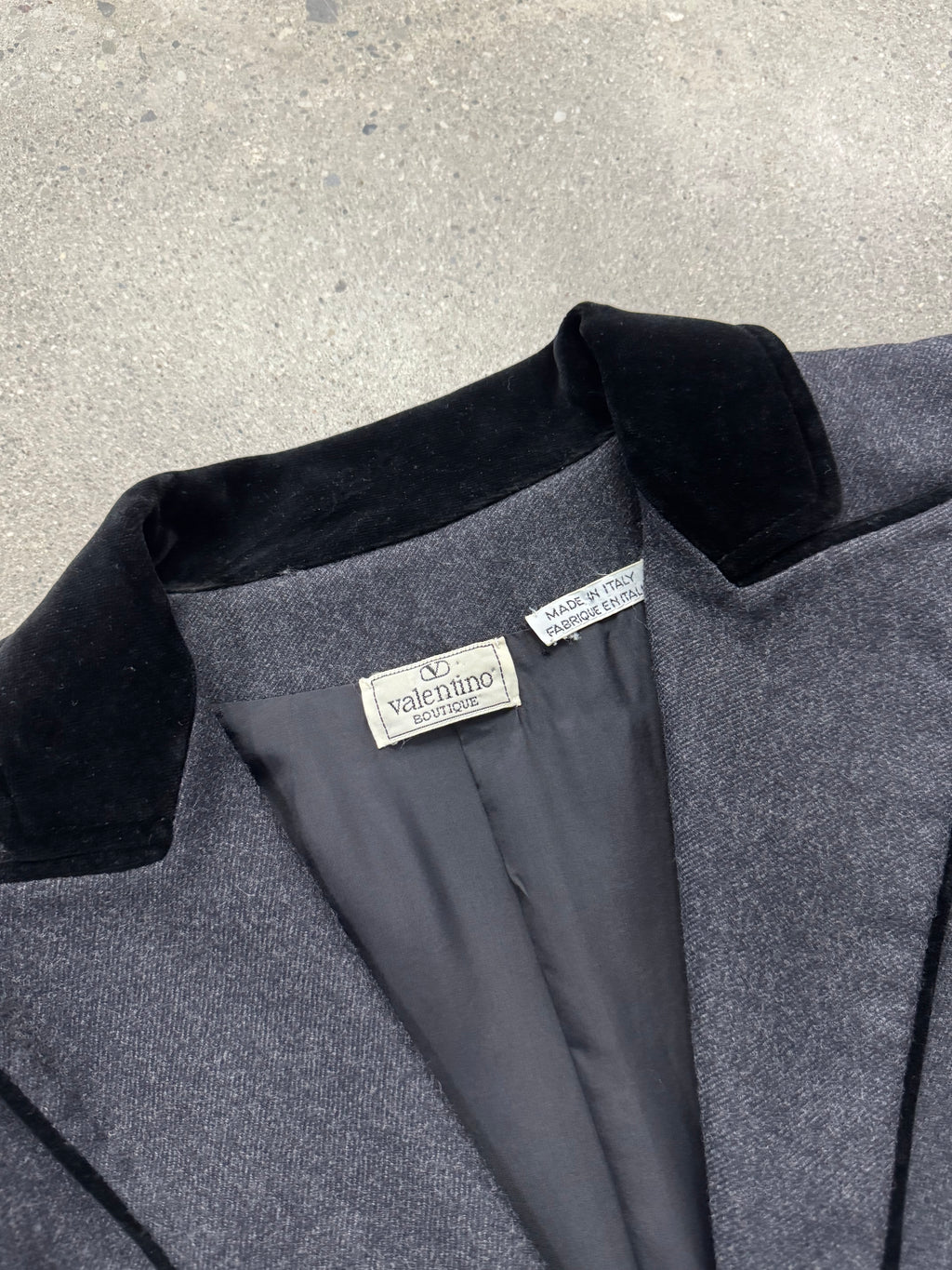 Valentino Boutique Velvet-Trimmed Blazer - M