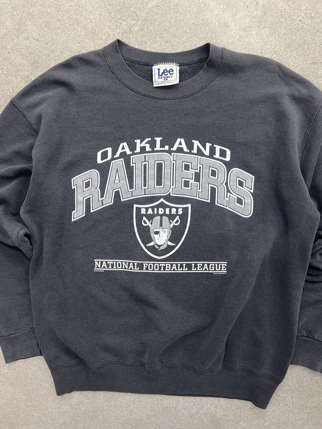 Faded Oakland Raiders NFL Crewneck Sweatshirt - L