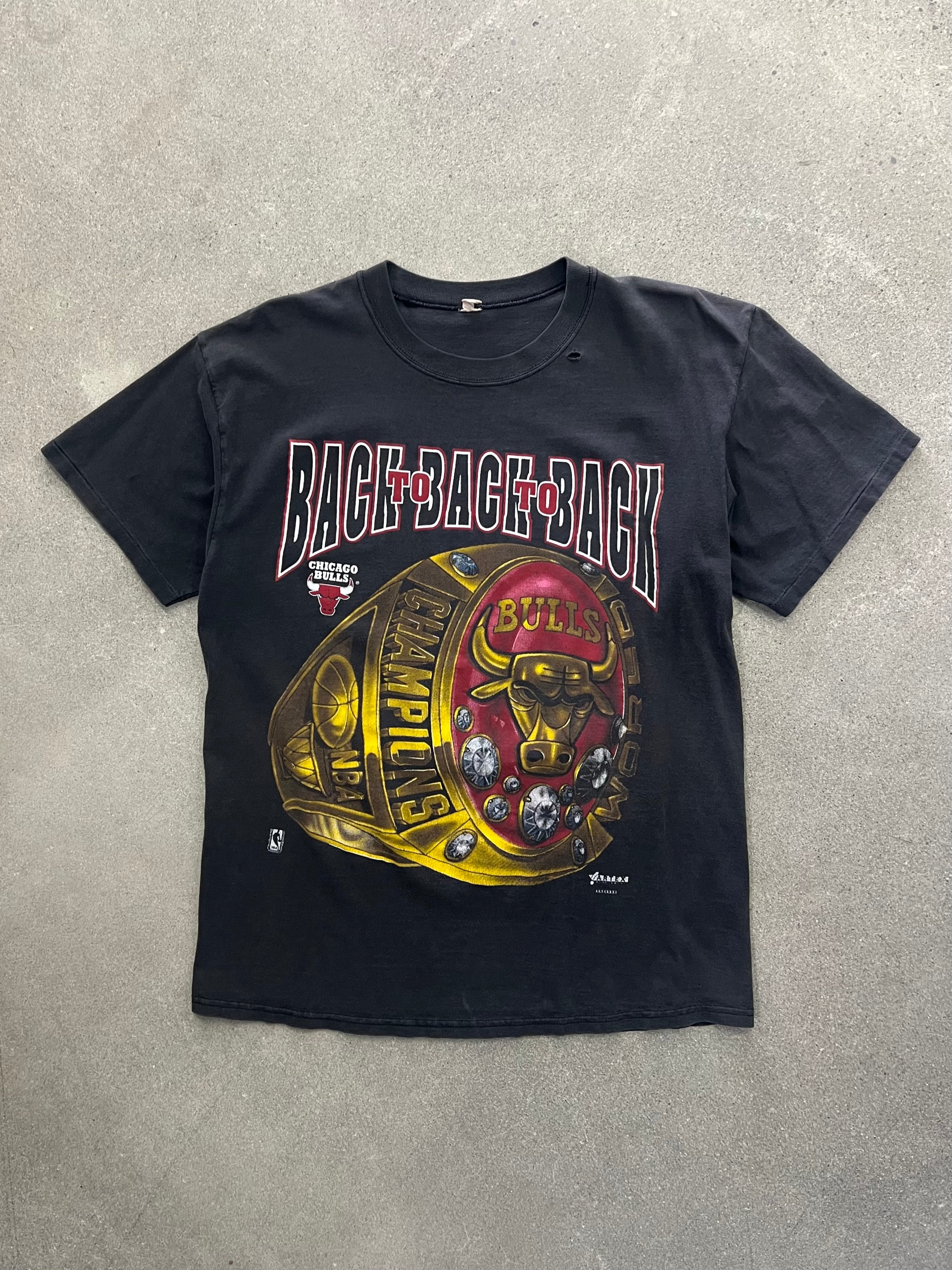 1998 Chicago Bulls Back To Back To Back NBA Champions T-Shirt - L