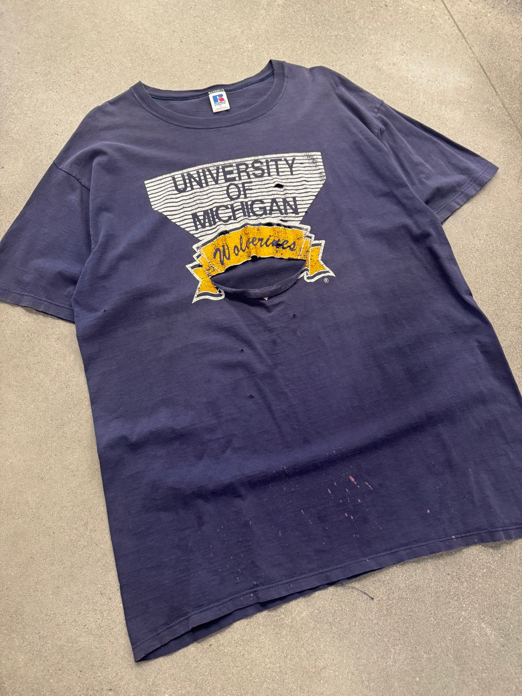 Distressed Russell Athletic University Of Michigan T-Shirt - XL