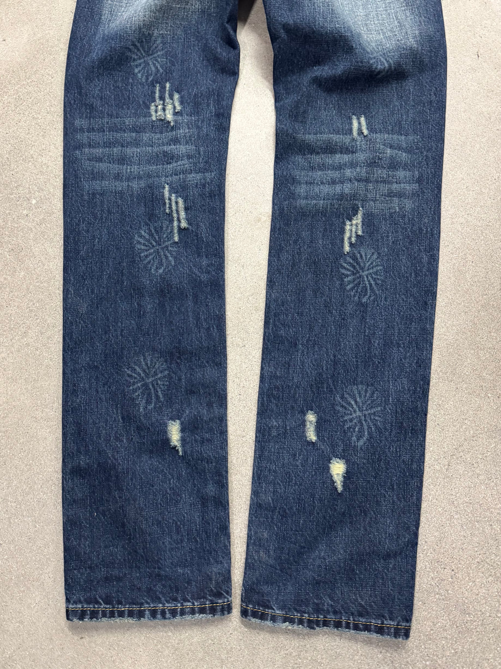 Dsquared2 Faded & Distressed Jeans - 33”