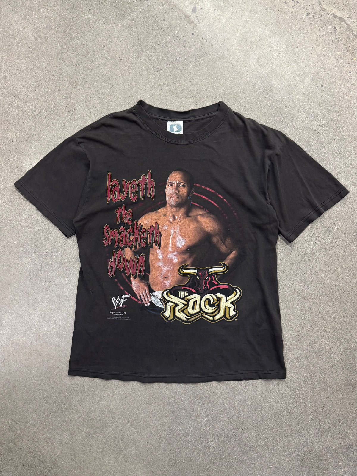 Faded 2002 The Rock Layeth The Smacketh Down WWF T-Shirt - L