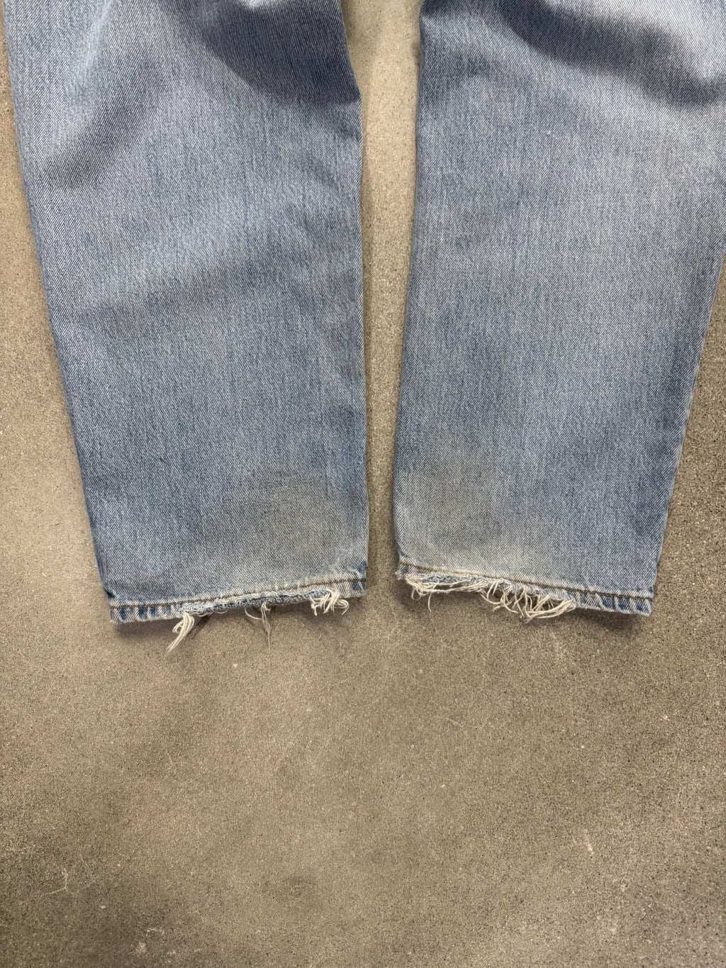 Faded & Distressed Levi’s 550 Jeans - 35”