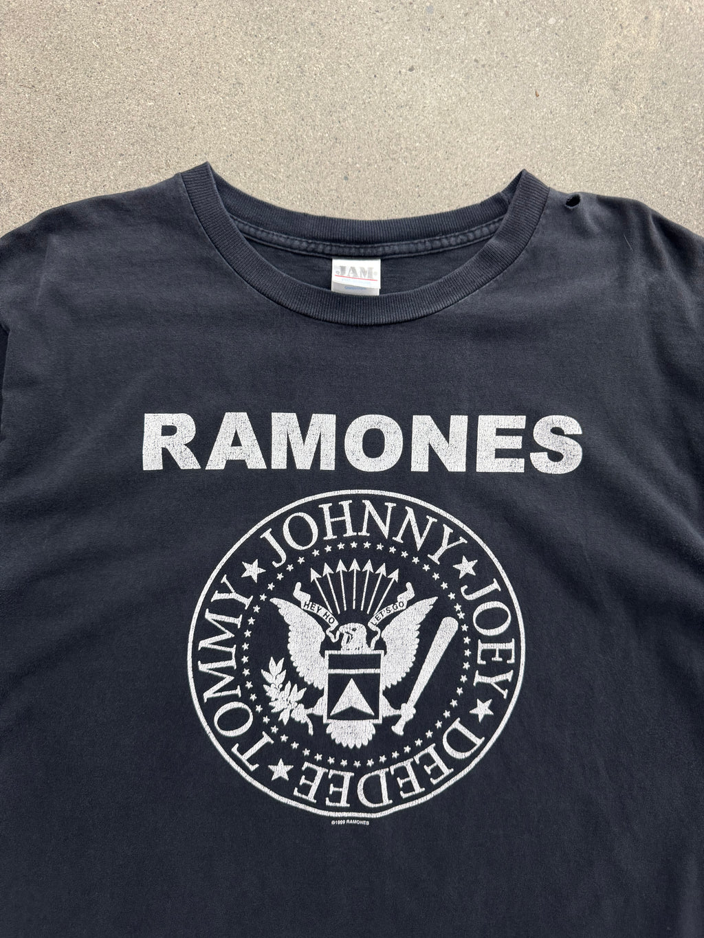 Faded 1999 Ramones Presidential Seal T-Shirt - L