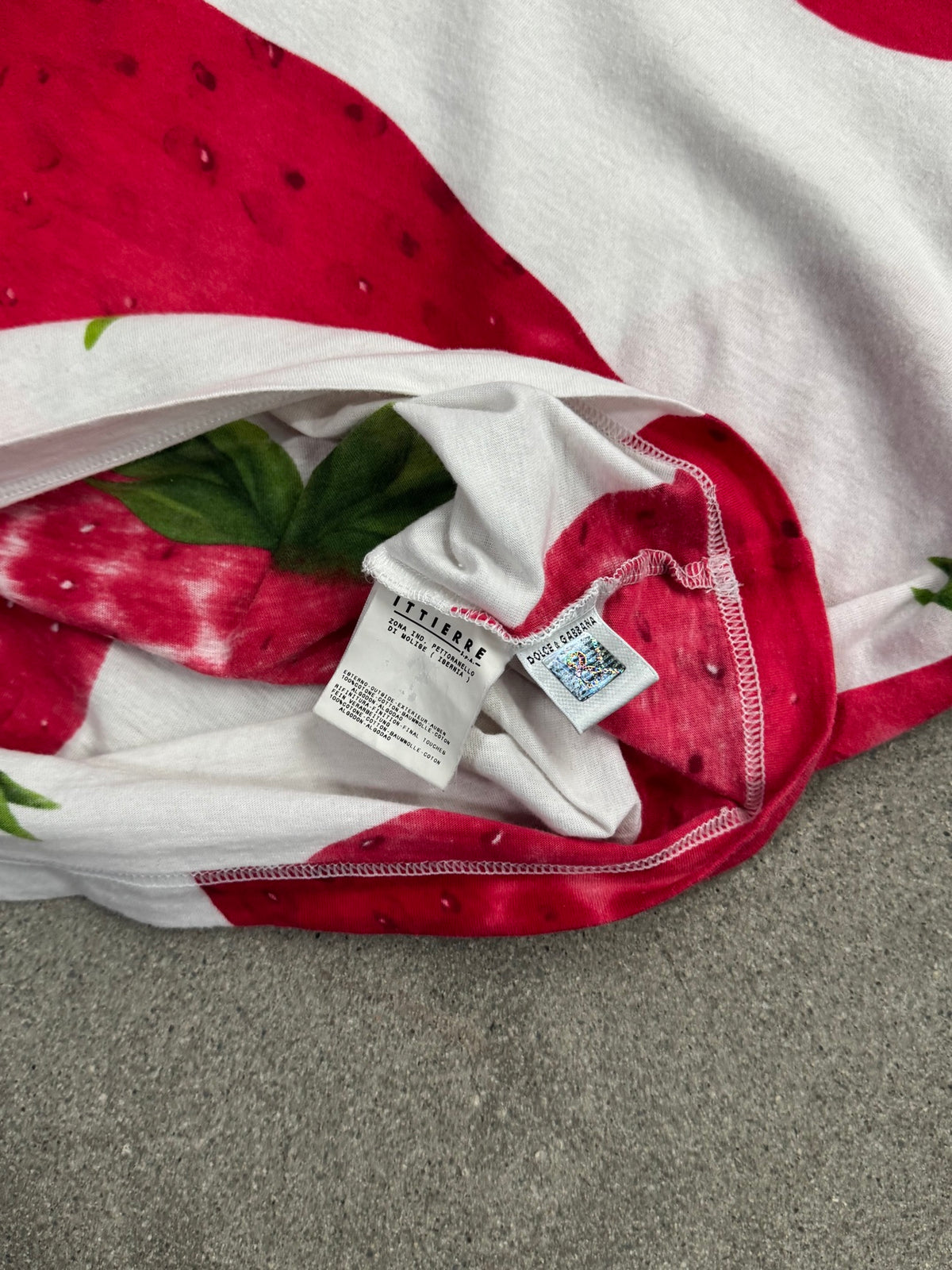 Dolce & Gabbana Strawberry T-Shirt - M
