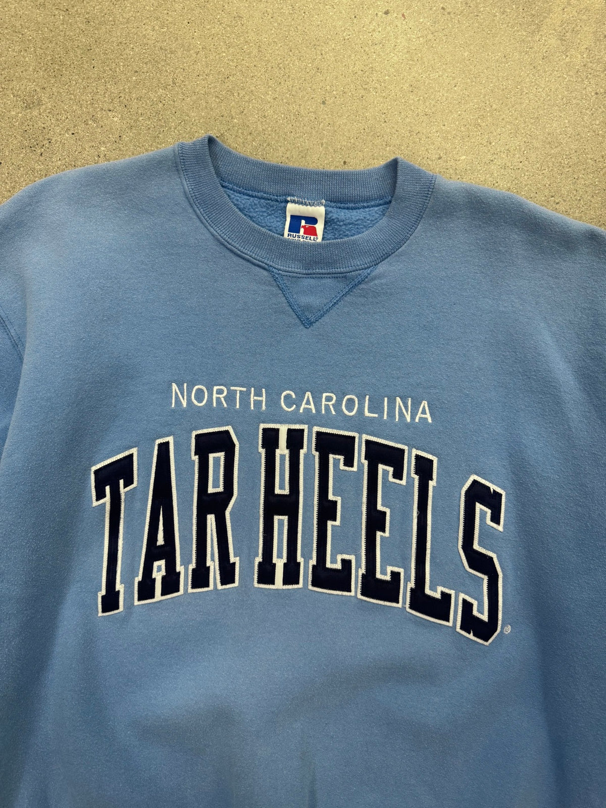 Russell Athletic University of North Carolina Tar Heels Crewneck Sweatshirt - L