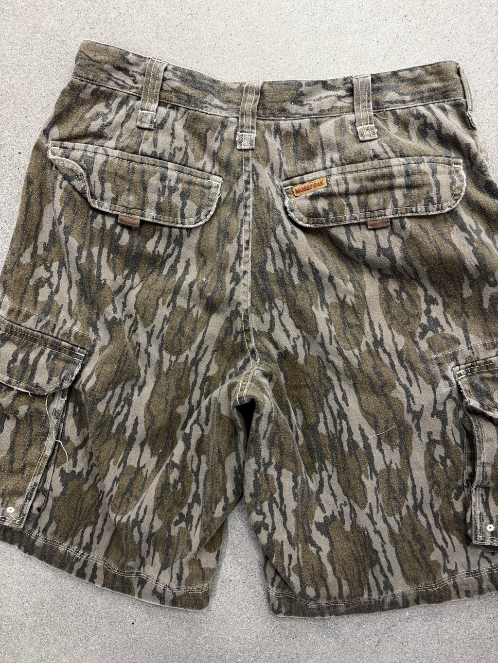 Mossy Oak Bottomland Cargo Camo Shorts - 32”
