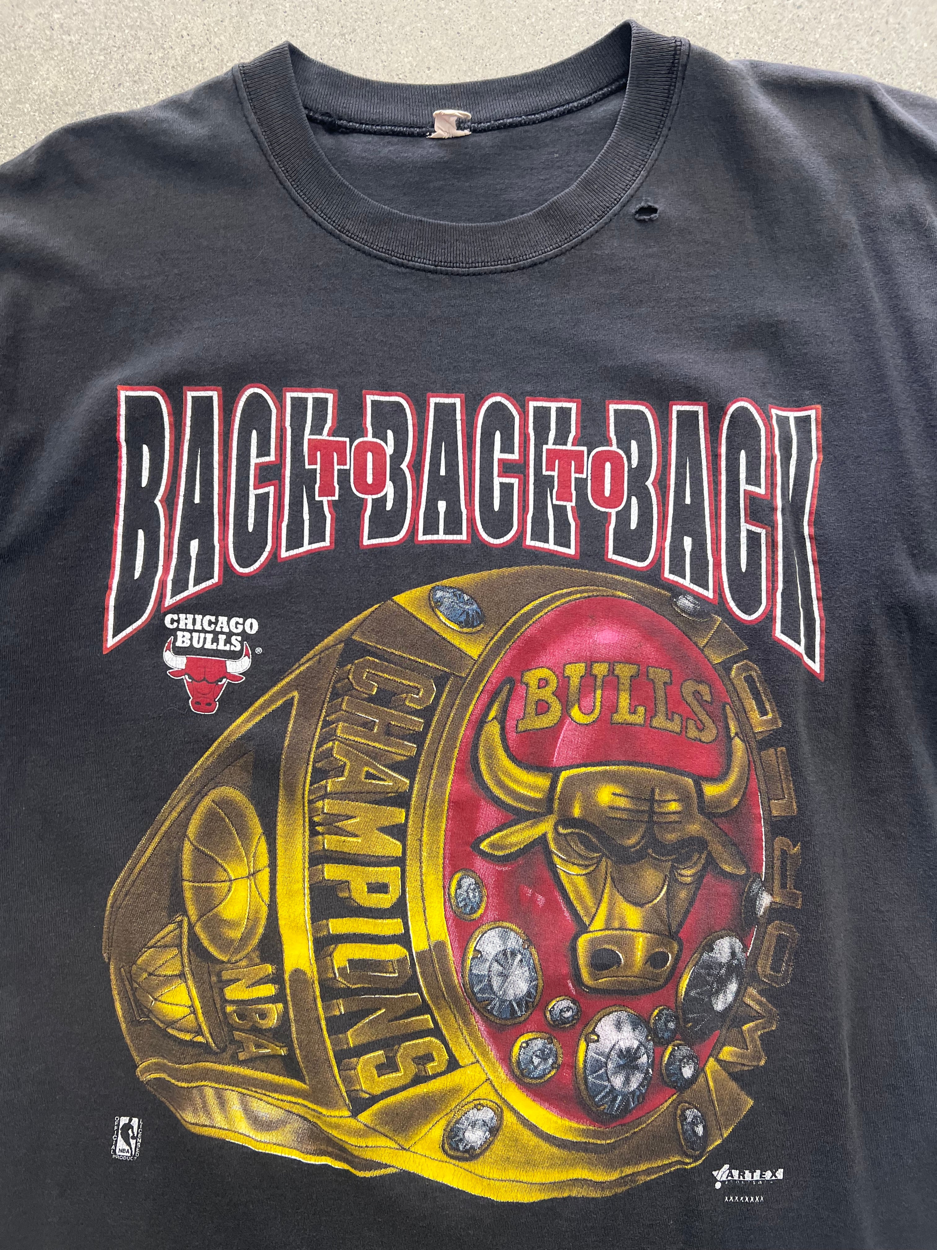 1998 Chicago Bulls Back To Back To Back NBA Champions T-Shirt - L