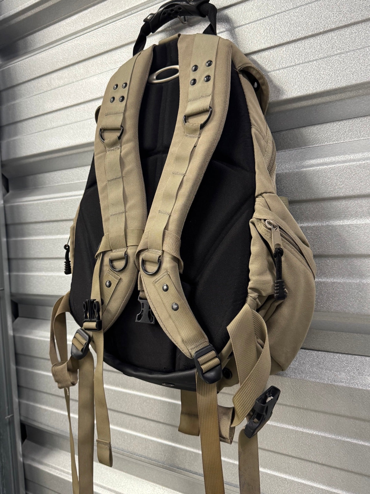 Oakley Icon 2.0 Kitchen Sink Coyote Backpack