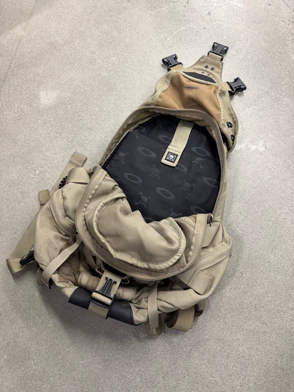 Oakley Icon 2.0 Kitchen Sink Coyote Backpack