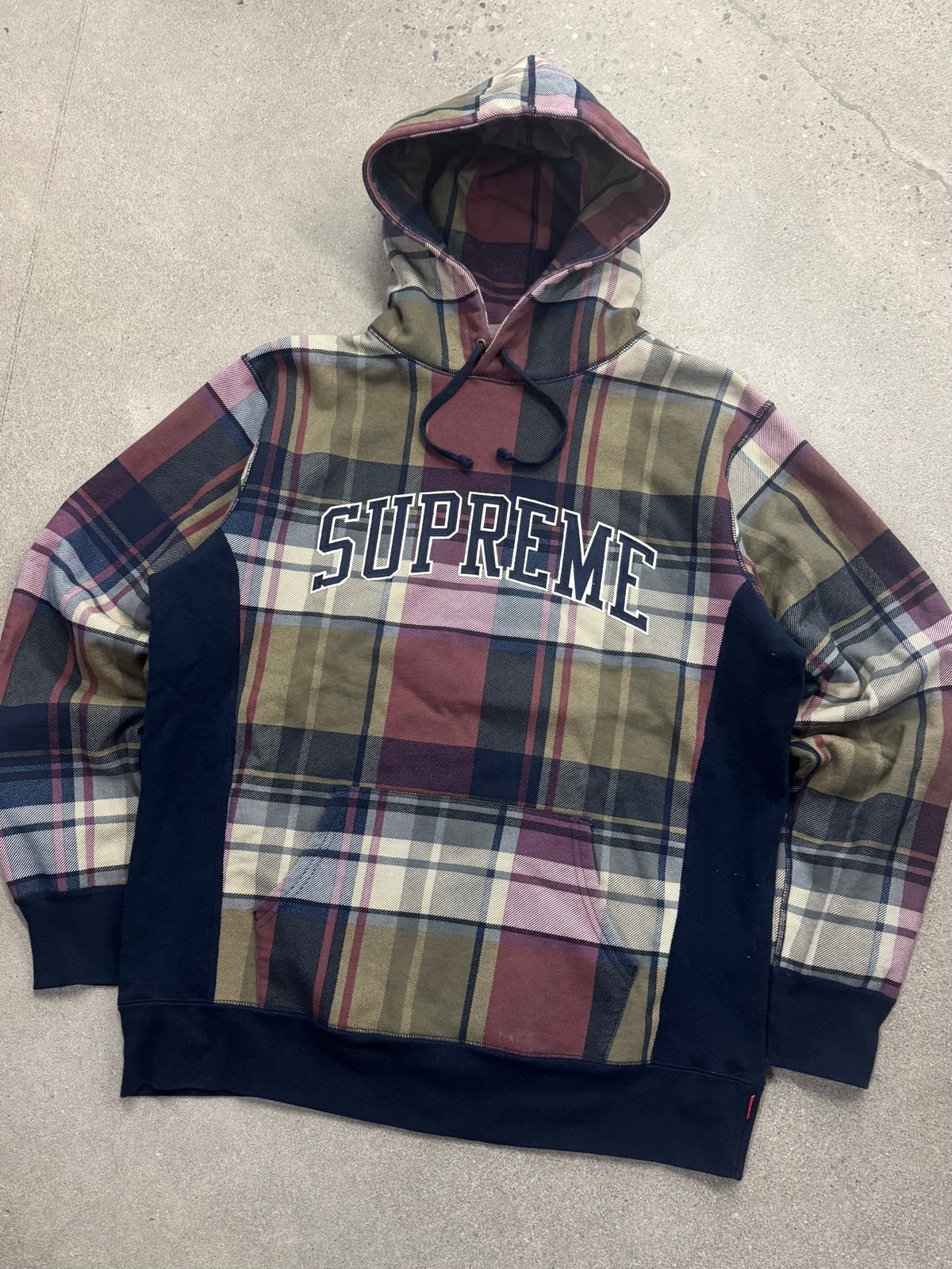 Supreme Arc Logo Plaid Pullover Hoodie - XL