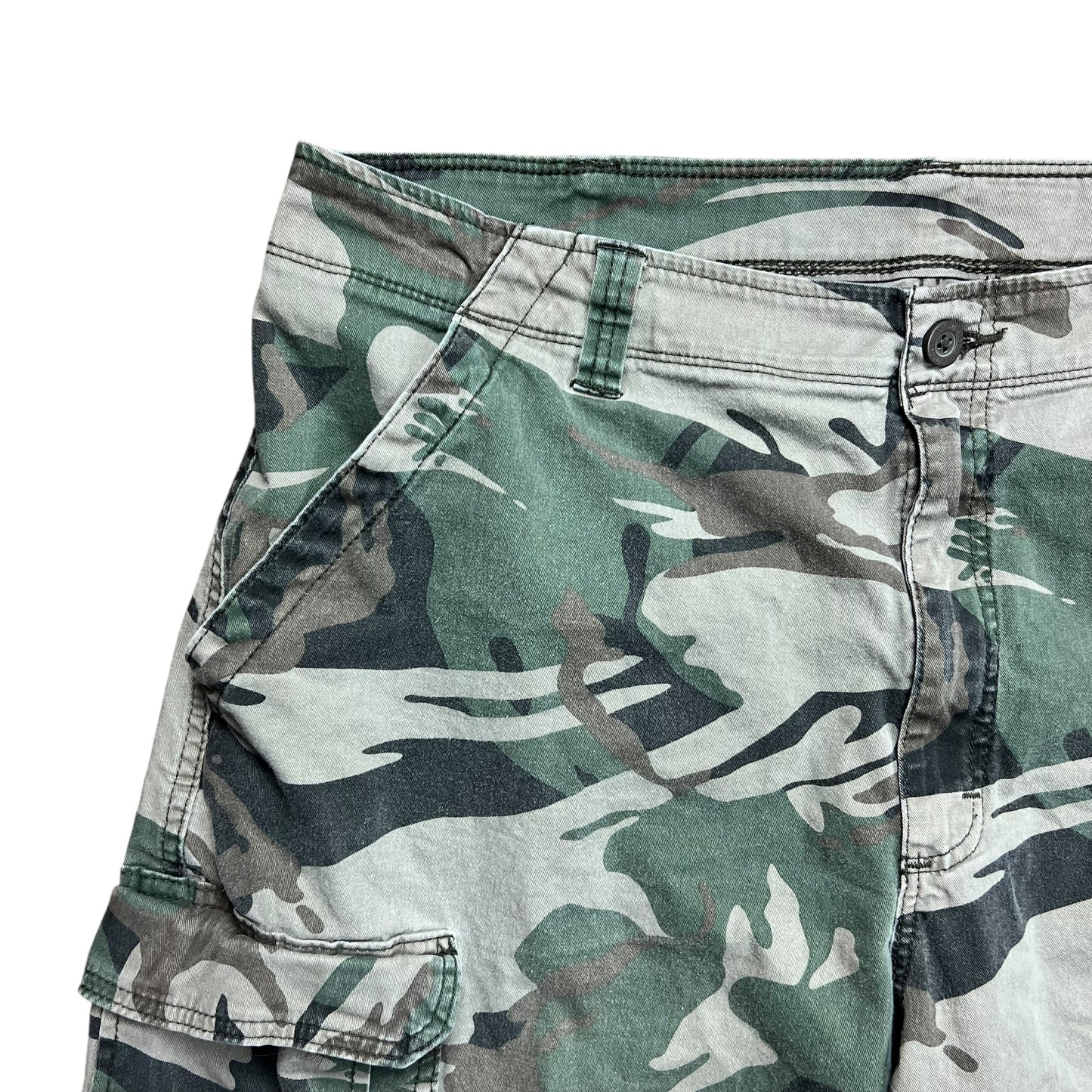 Wrangler Camo Cargo Shorts - 38”