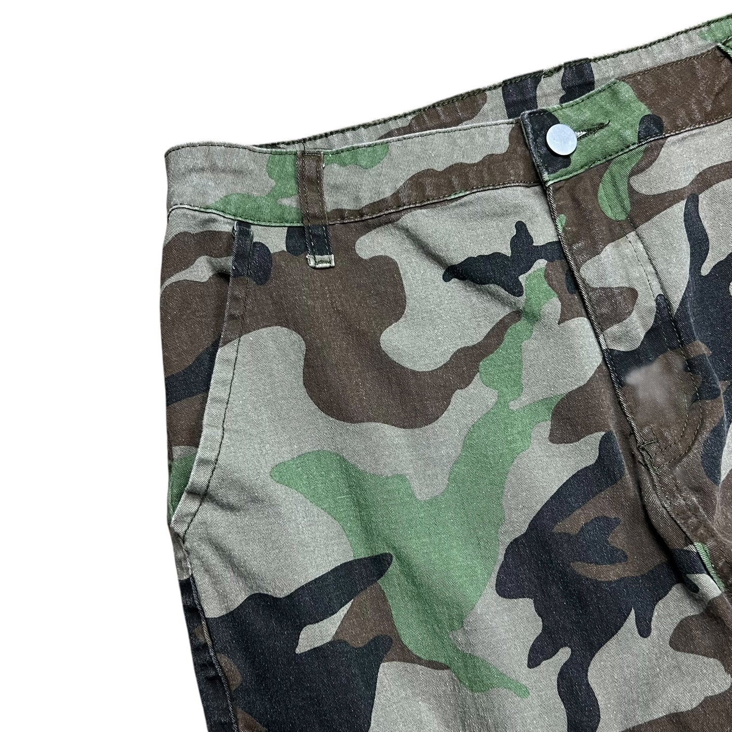 Lightweight Woodland Camo Capris - 32"
