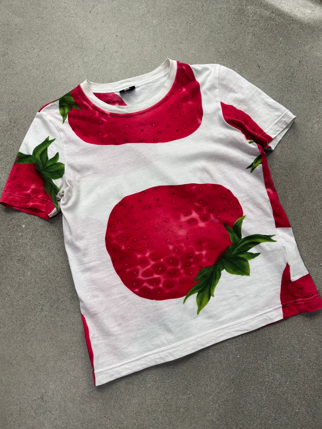 Dolce & Gabbana Strawberry T-Shirt - M