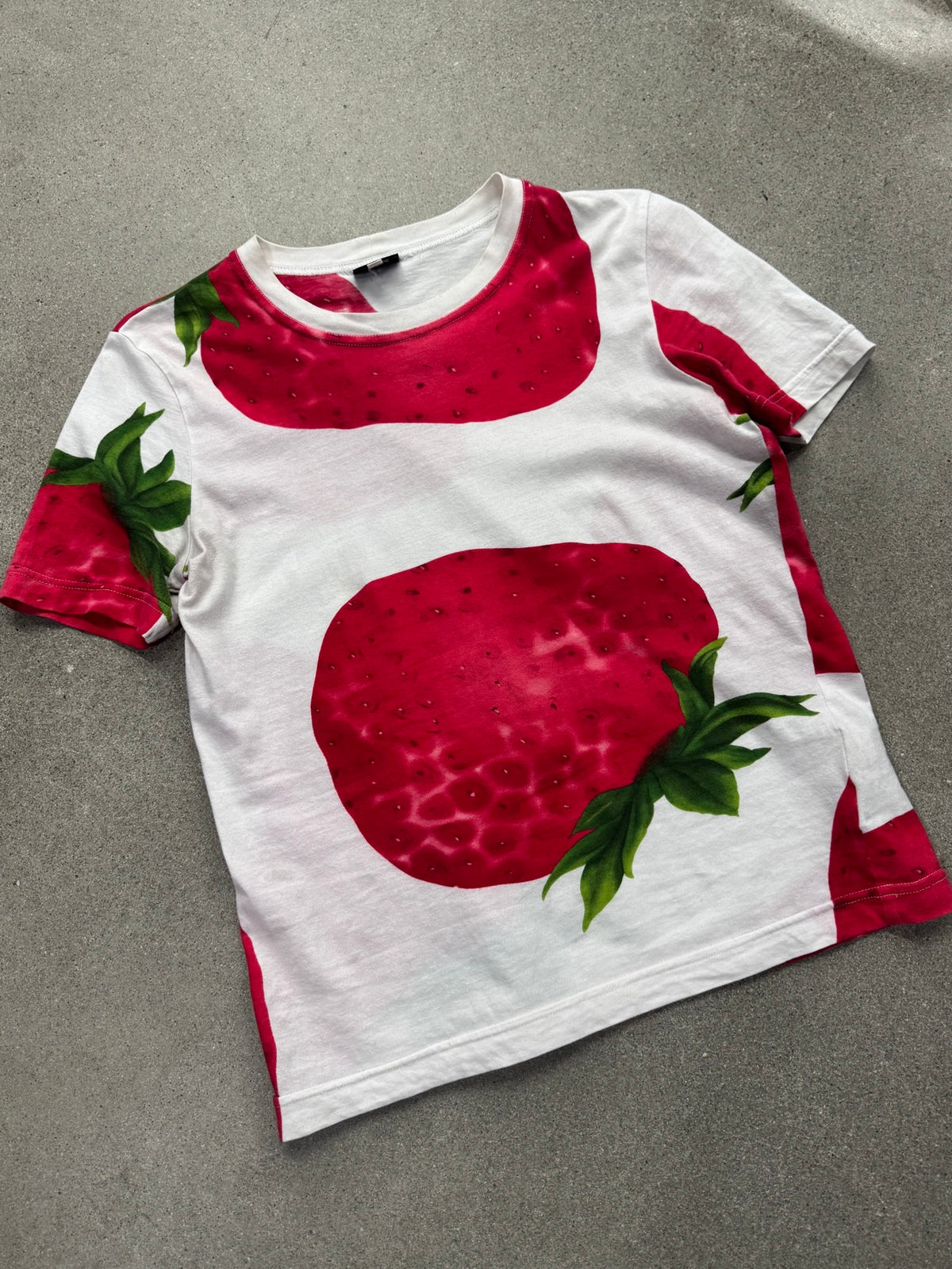 Dolce & Gabbana Strawberry T-Shirt - M