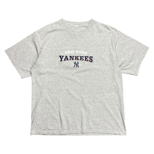 New York Yankees Embroidered Logo T-shirt - XL