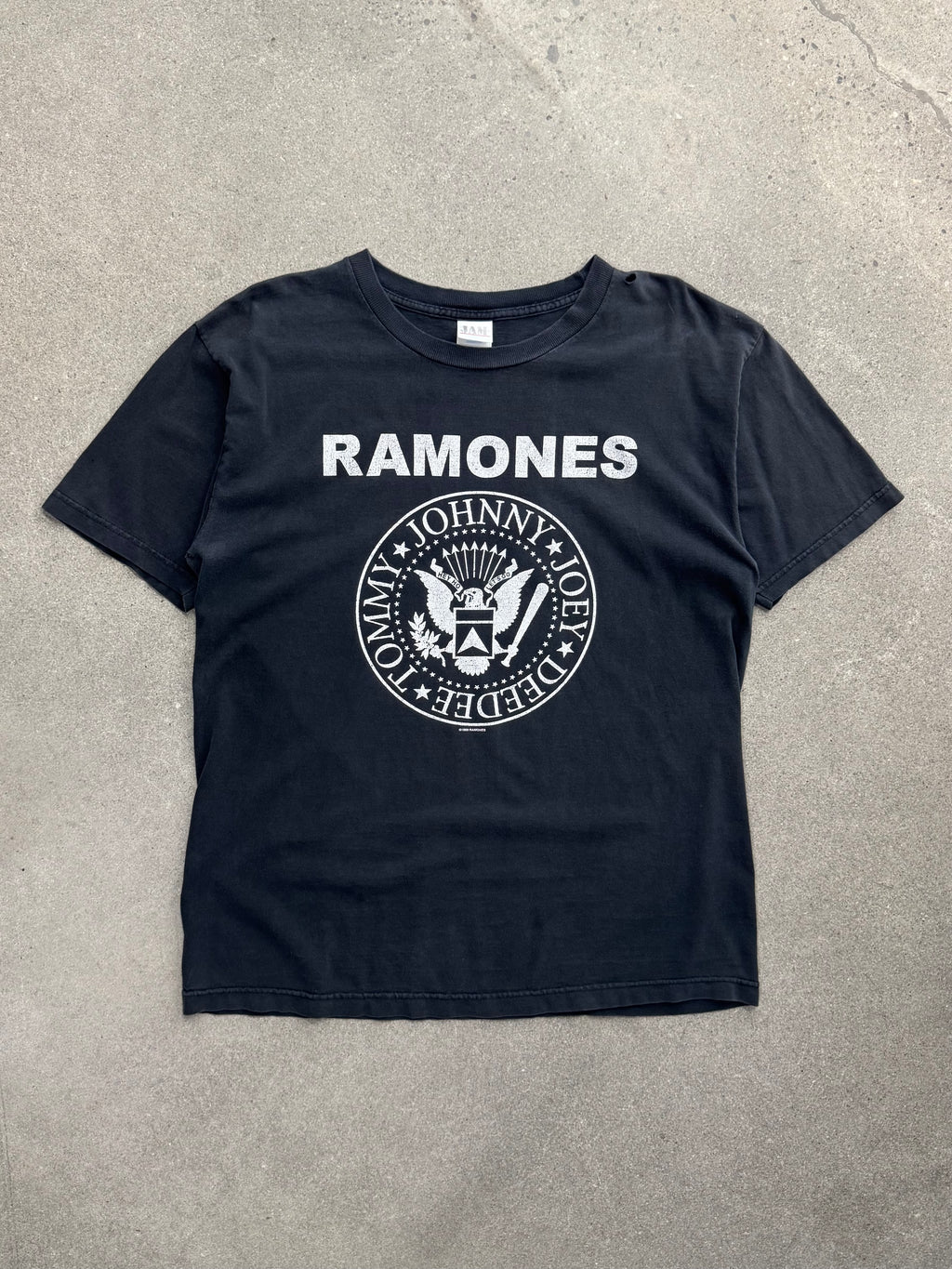 Faded 1999 Ramones Presidential Seal T-Shirt - L