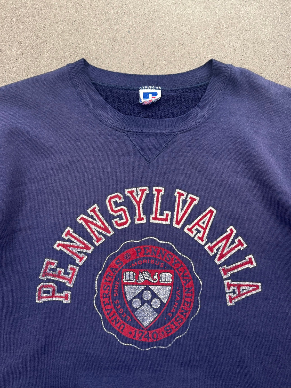 Faded Russell Athletic University of Pennsylvania Crewneck Sweatshirt - L