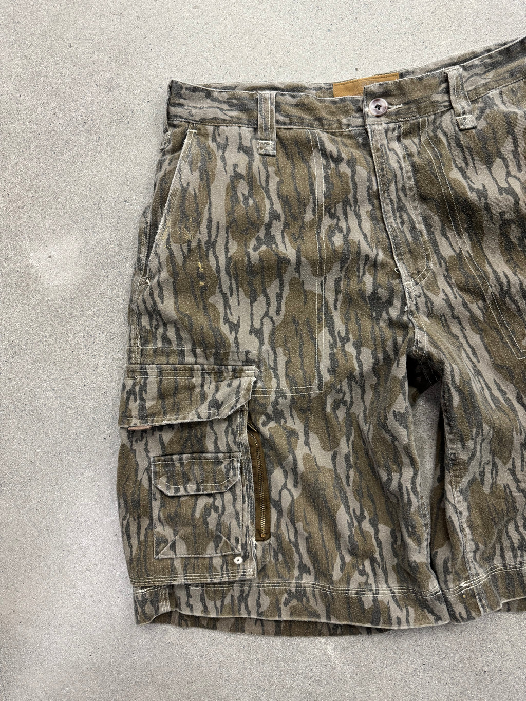 Mossy Oak Bottomland Cargo Camo Shorts - 32”
