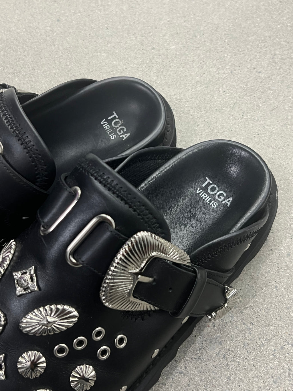 Toga Virilis Metal Eyelet Sabot Loafers - 43