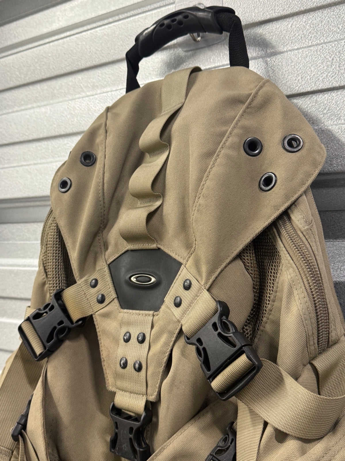 Oakley Icon 2.0 Kitchen Sink Coyote Backpack