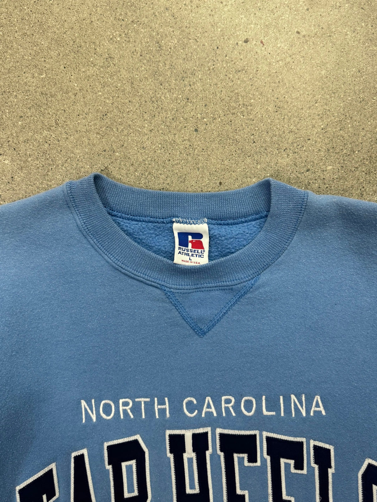 Russell Athletic University of North Carolina Tar Heels Crewneck Sweatshirt - L