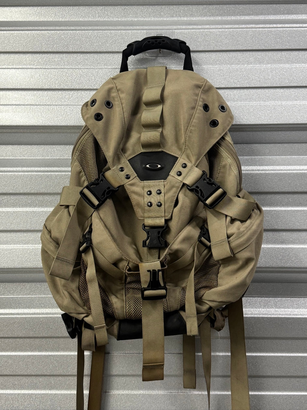 Oakley Icon 2.0 Kitchen Sink Coyote Backpack