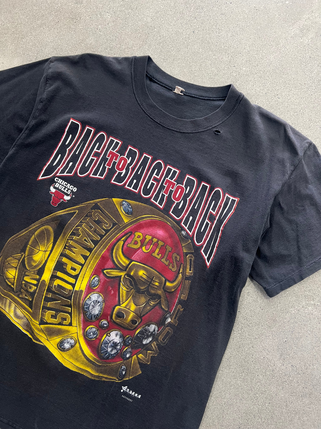 1998 Chicago Bulls Back To Back To Back NBA Champions T-Shirt - L