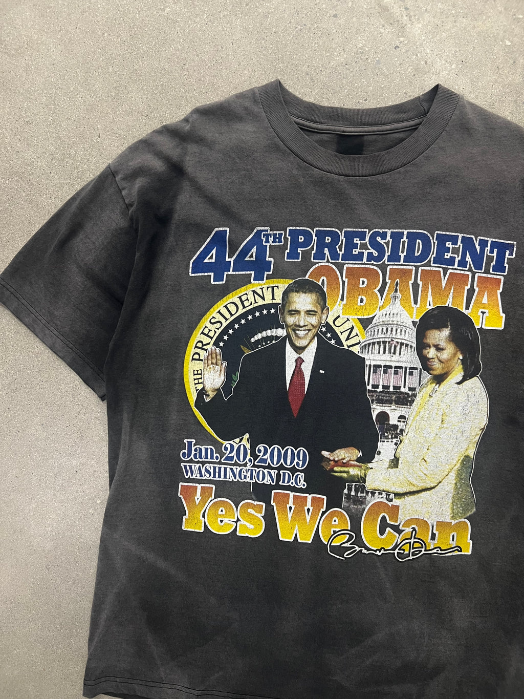 2009 Faded Barack Obama Yes We Can T-Shirt - XL