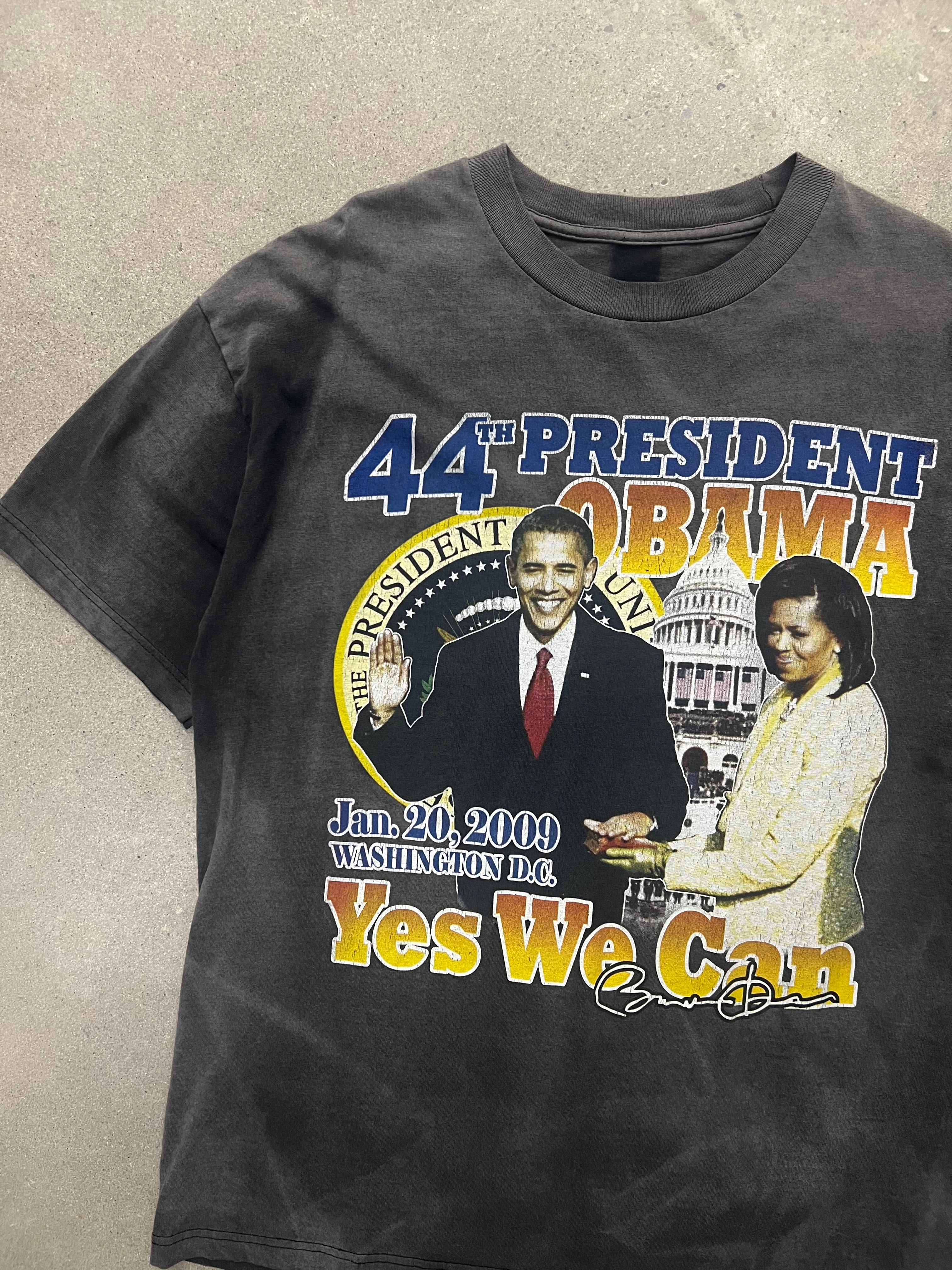 2009 Faded Barack Obama Yes We Can T-Shirt - XL