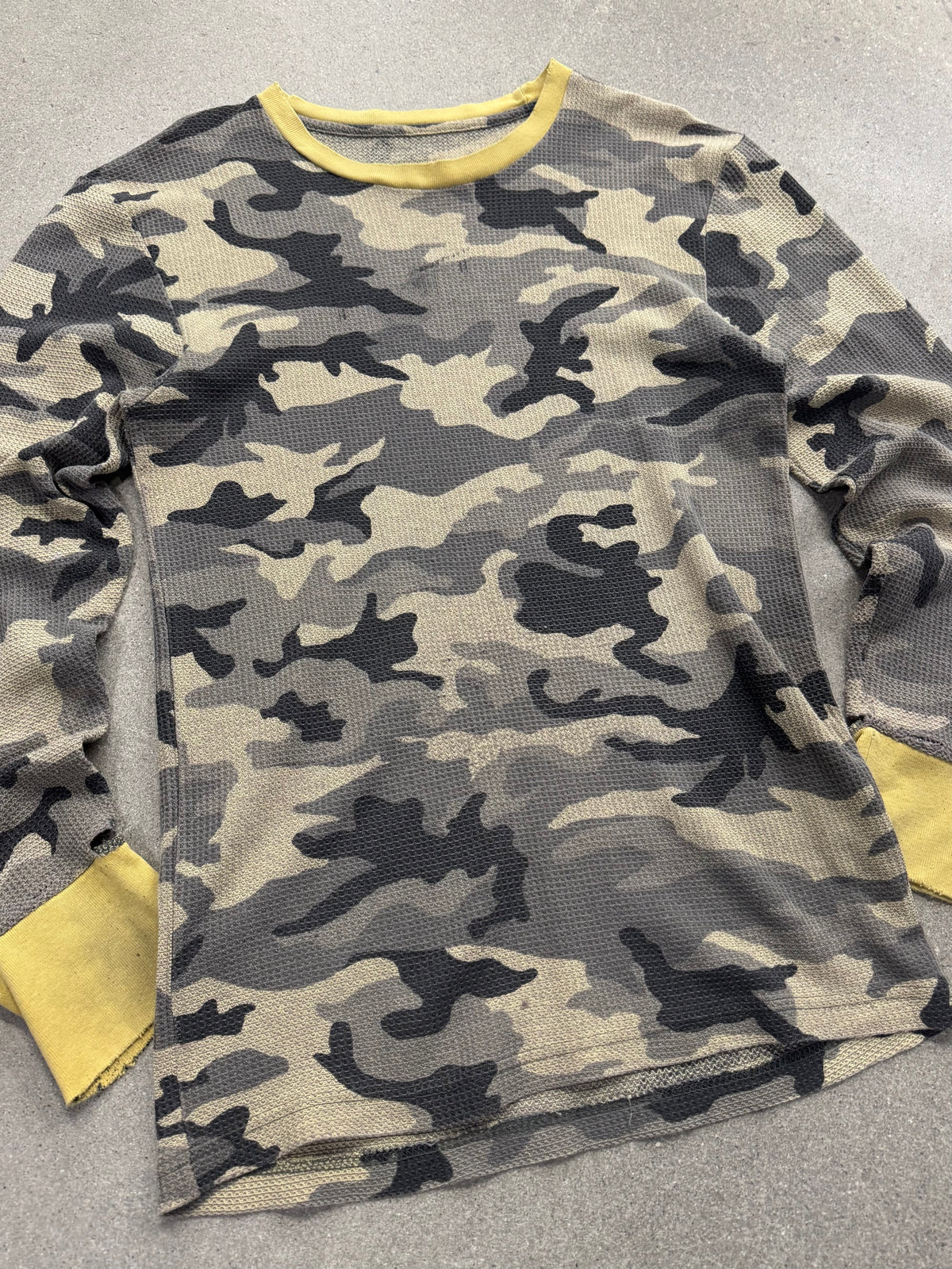Blank Military Waffle-Knit Camo Long Sleeve Thermal Shirt - L
