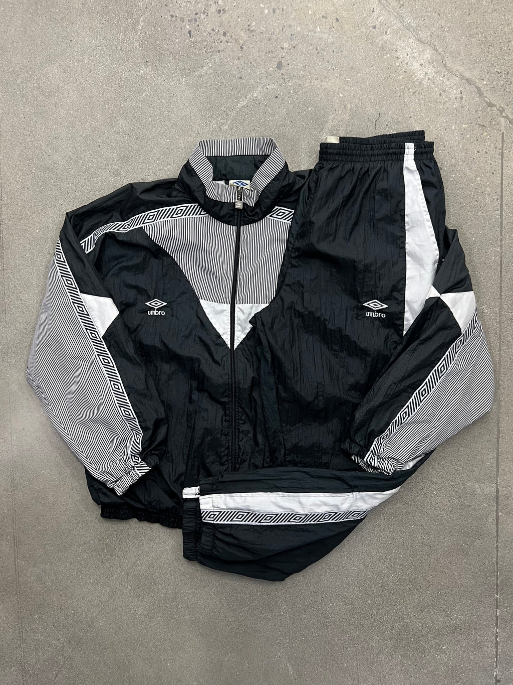Umbro Stripe Tape Logo Track Set - XL