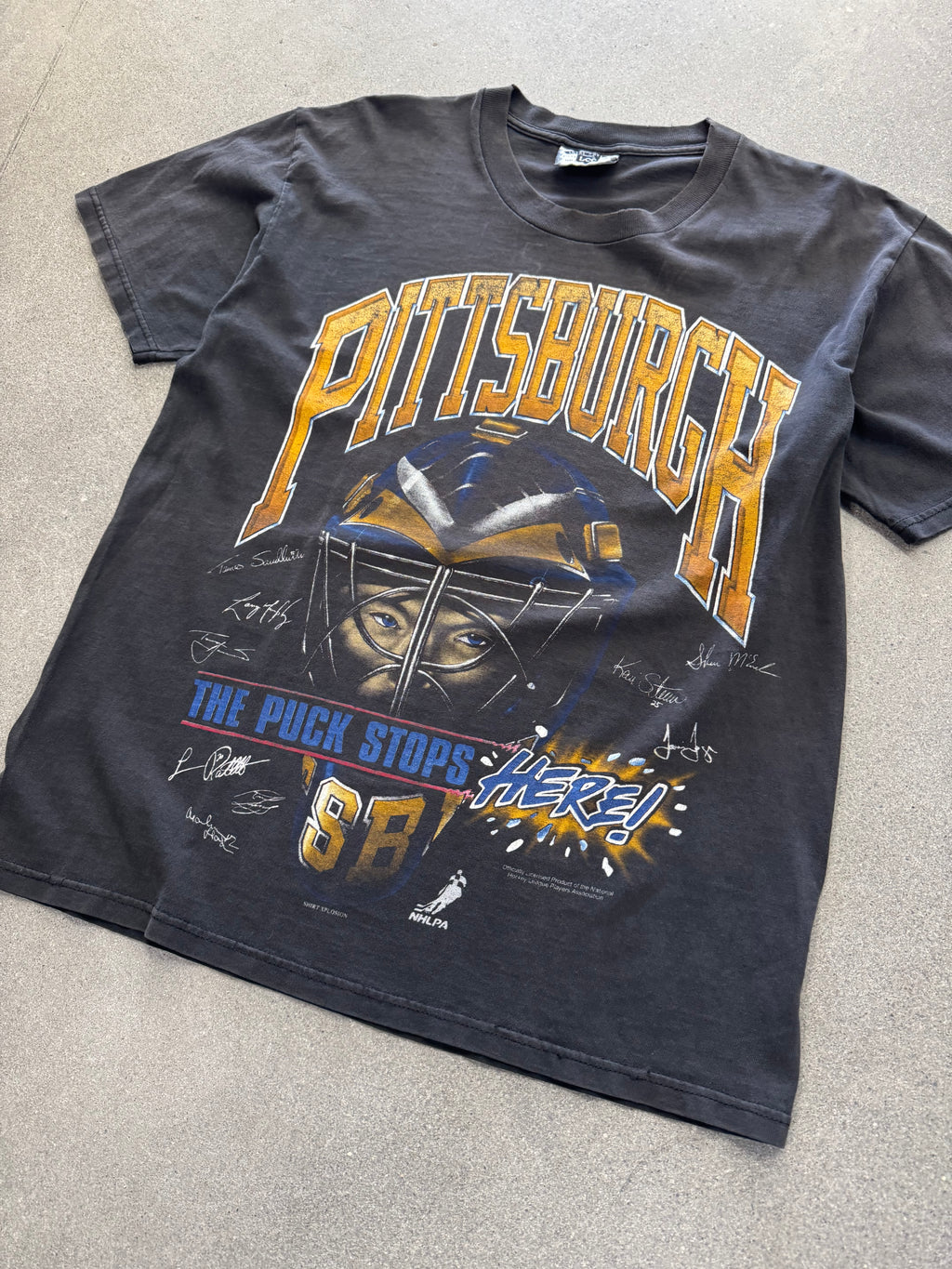 Faded Pittsburg Penguins Puck Stops Here NHL T-Shirt - L