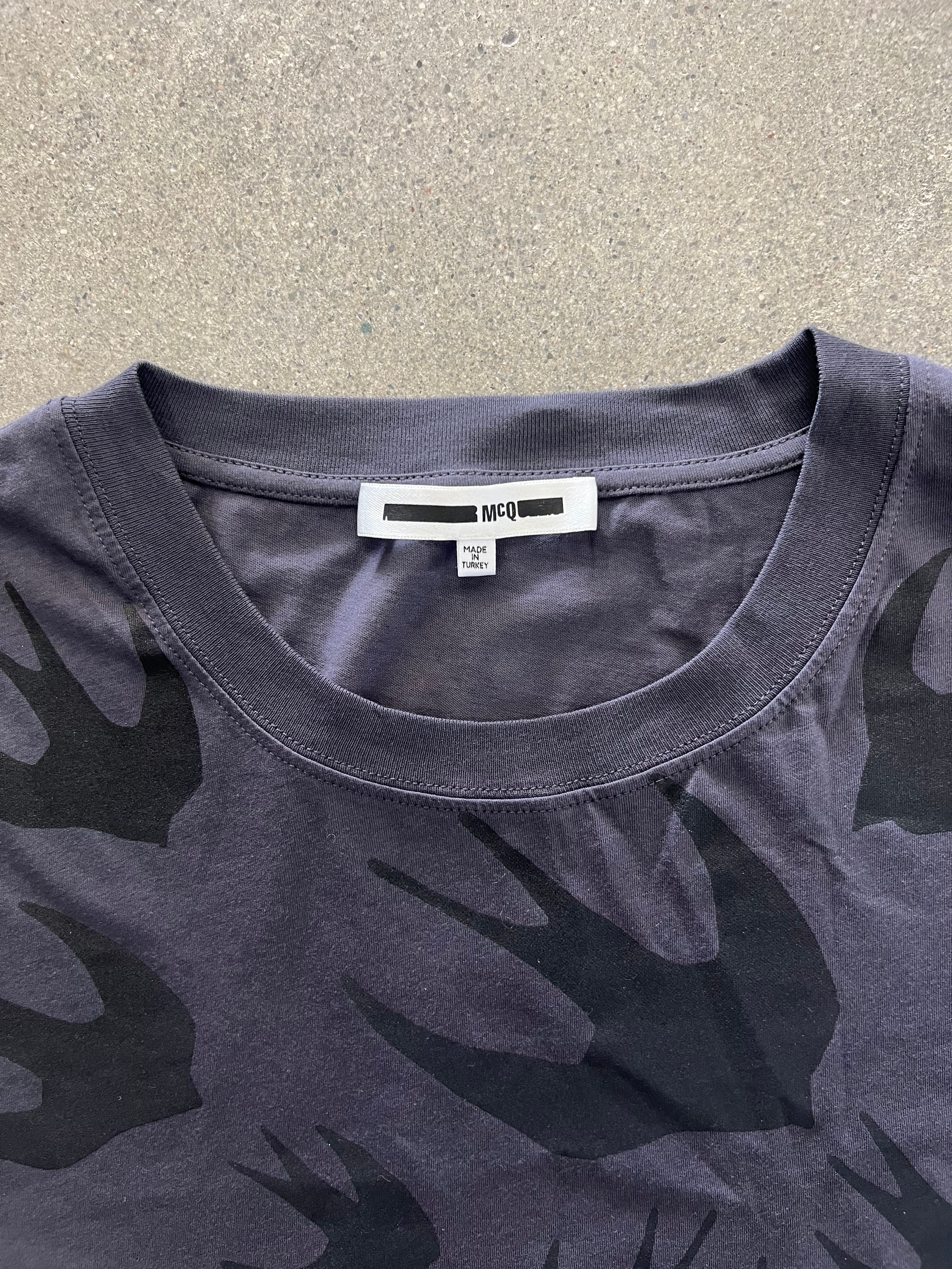MCQ Alexander McQueen Swallow Bird T-Shirt - XL