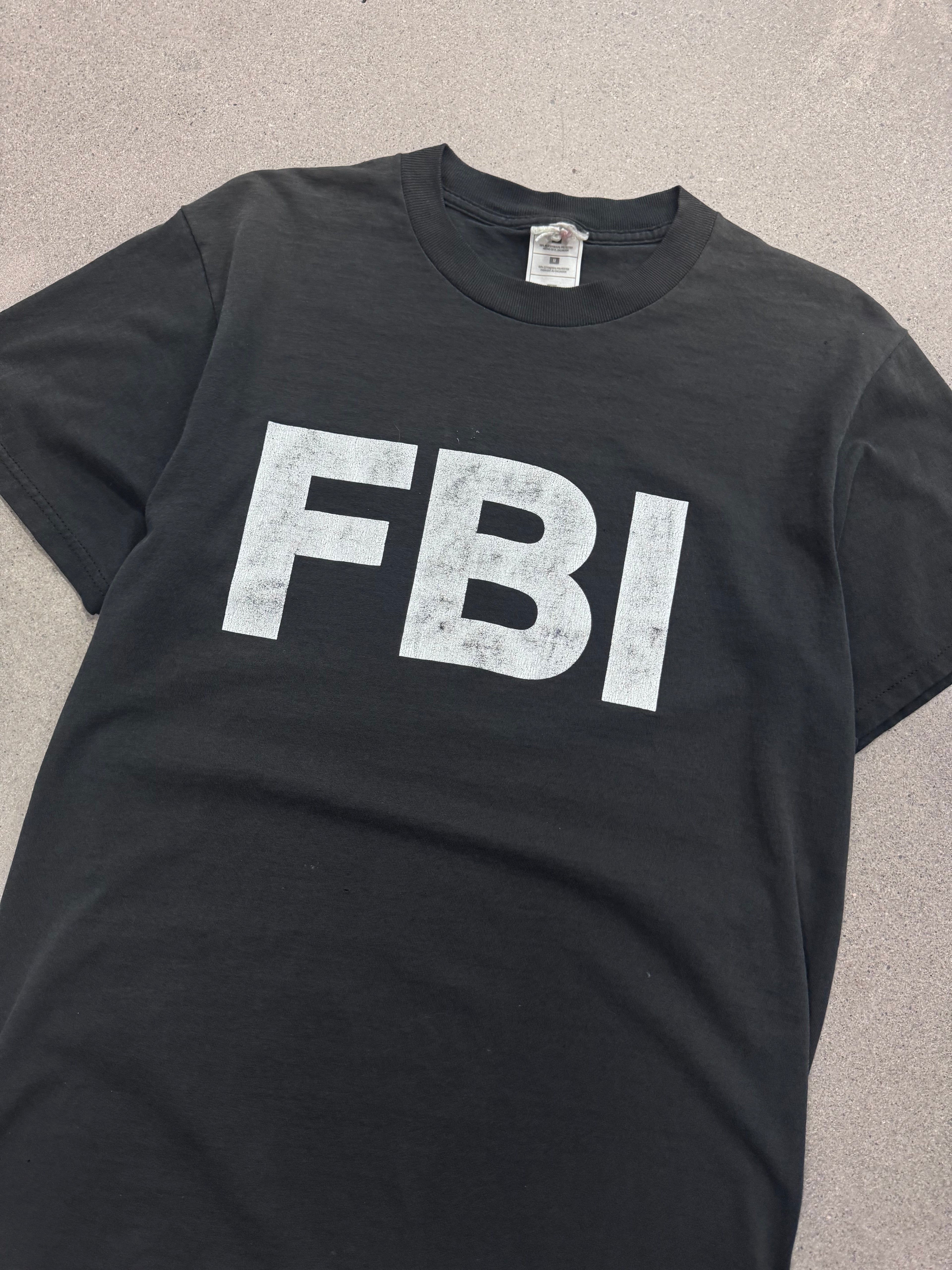 Ausgeblichenes FBI T-Shirt - L