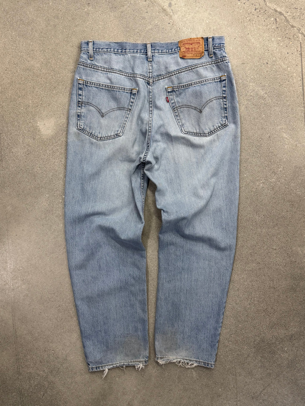 Faded & Distressed Levi’s 550 Jeans - 35”