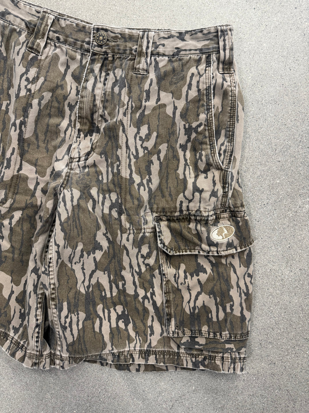 Mossy Oak Bottomland Cargo Camo Shorts - 32”