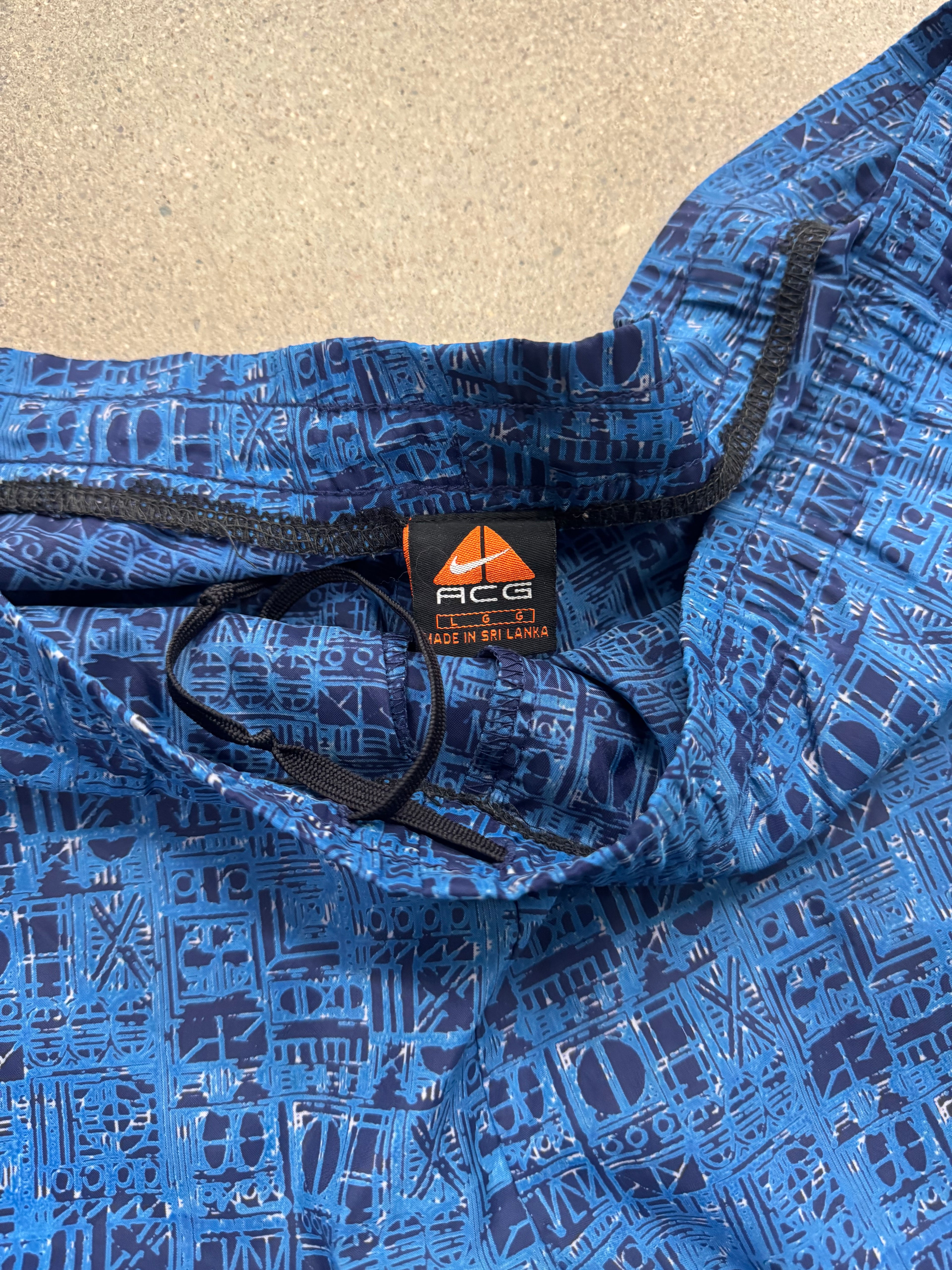 Nike ACG Nylon Shorts - XL