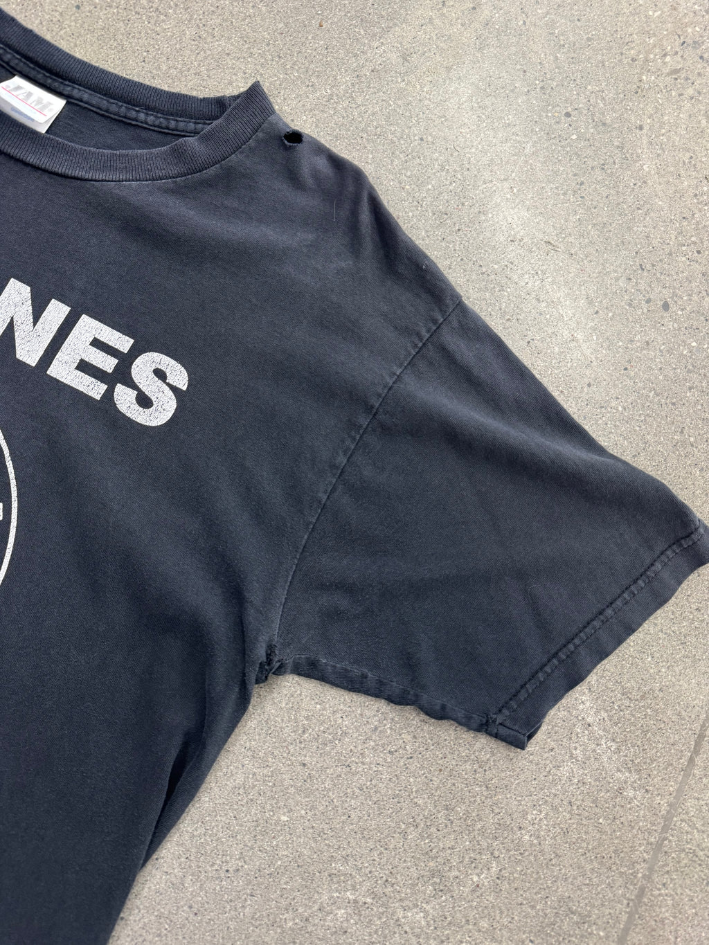Faded 1999 Ramones Presidential Seal T-Shirt - L