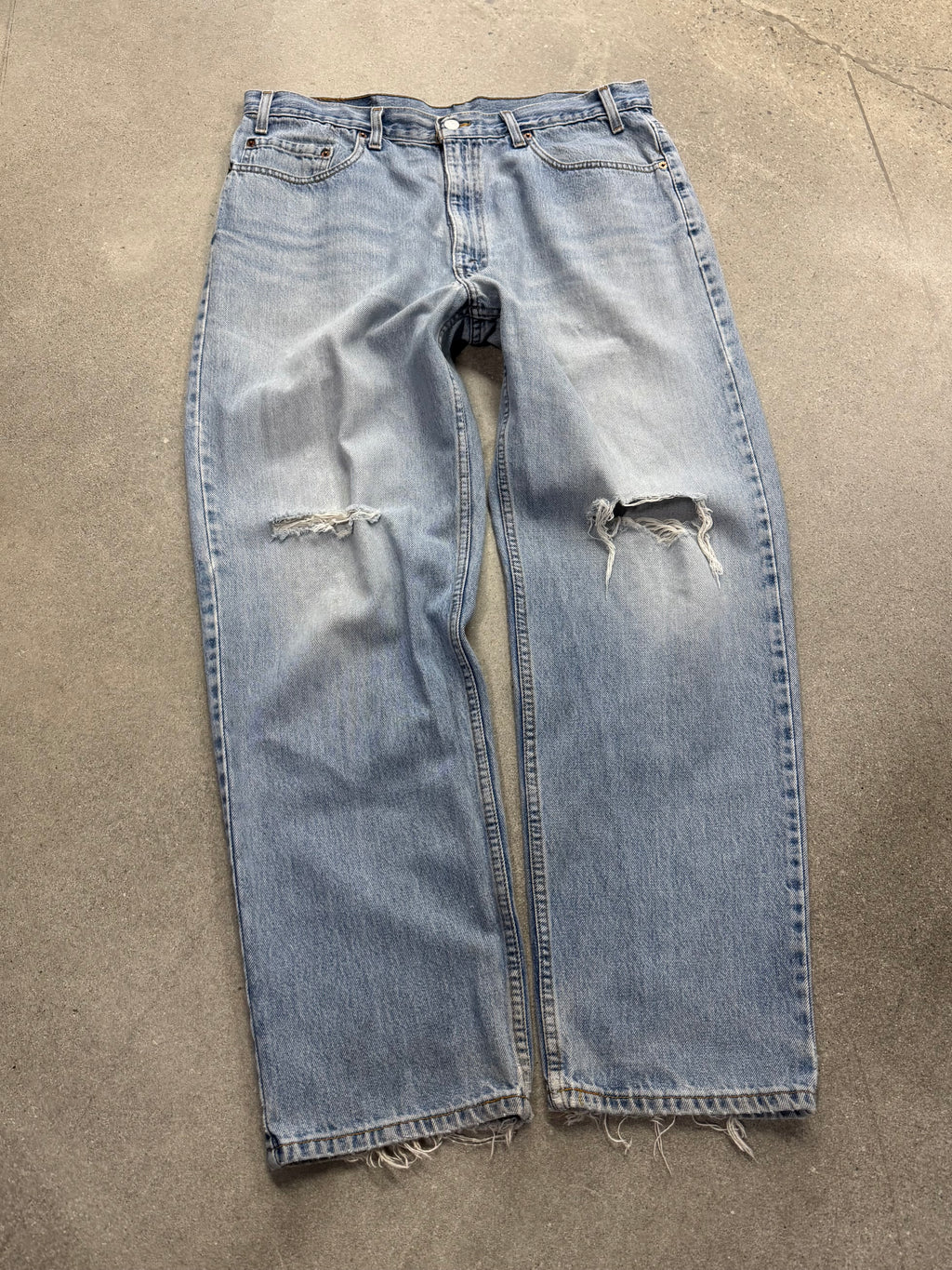 Faded & Distressed Levi’s 550 Jeans - 35”
