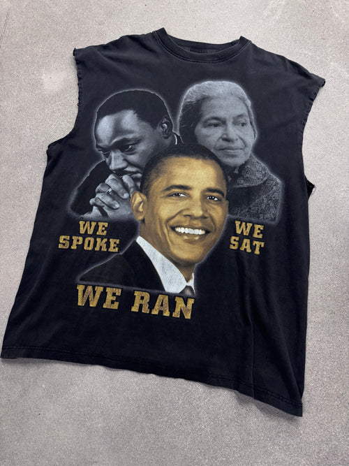Verwaschenes schwarzes ärmelloses T-Shirt mit Aufdruck zur Black History - XXL