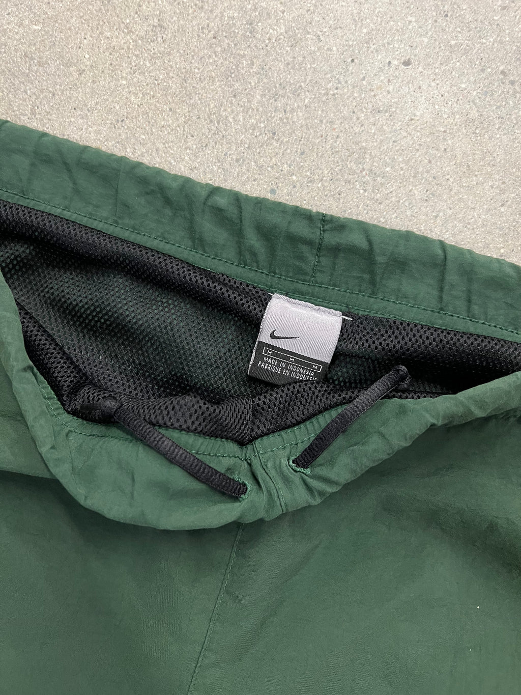 Nike Mesh Shorts - XL