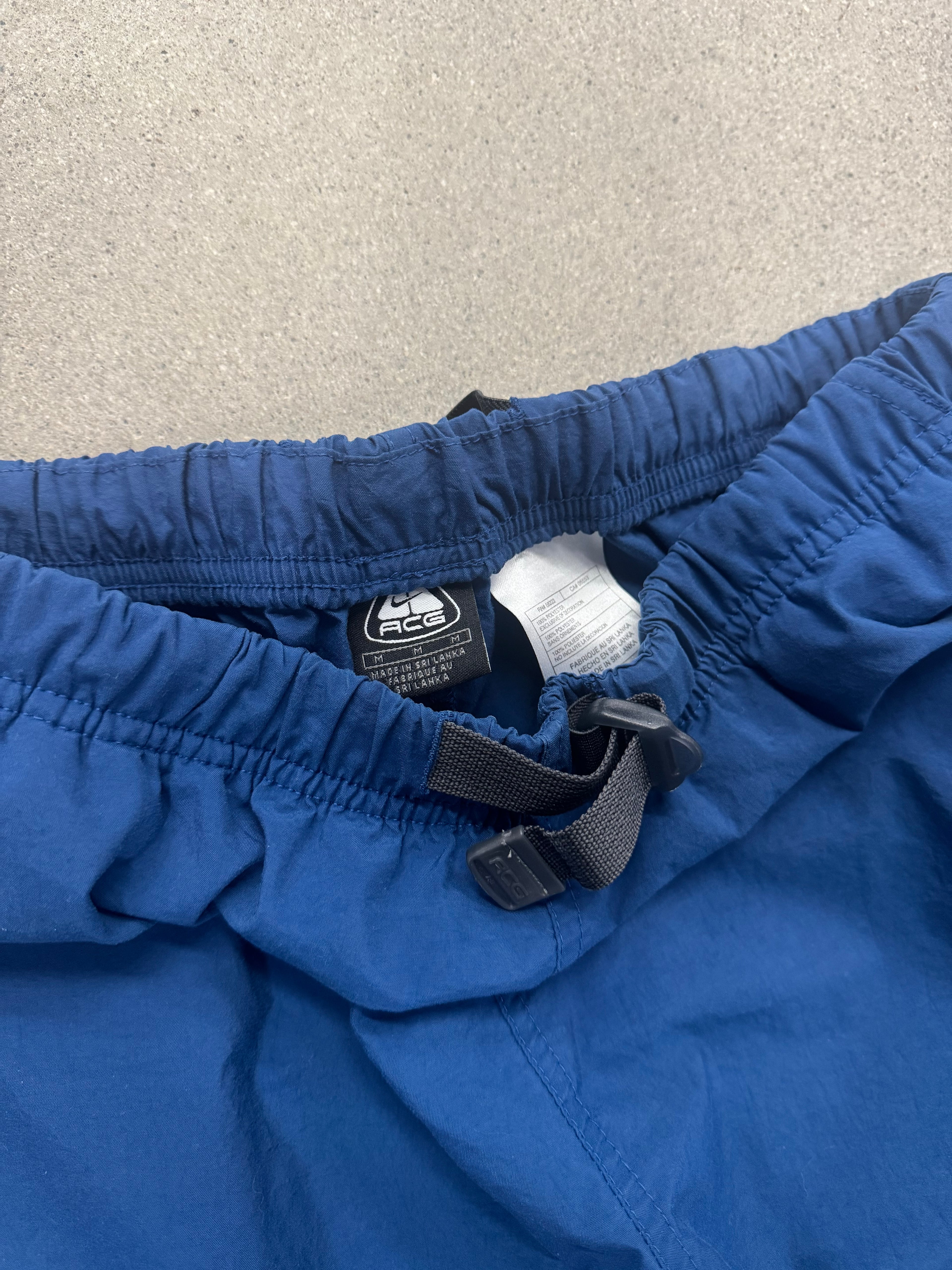 Nike ACG Nylon Cargo Shorts - M