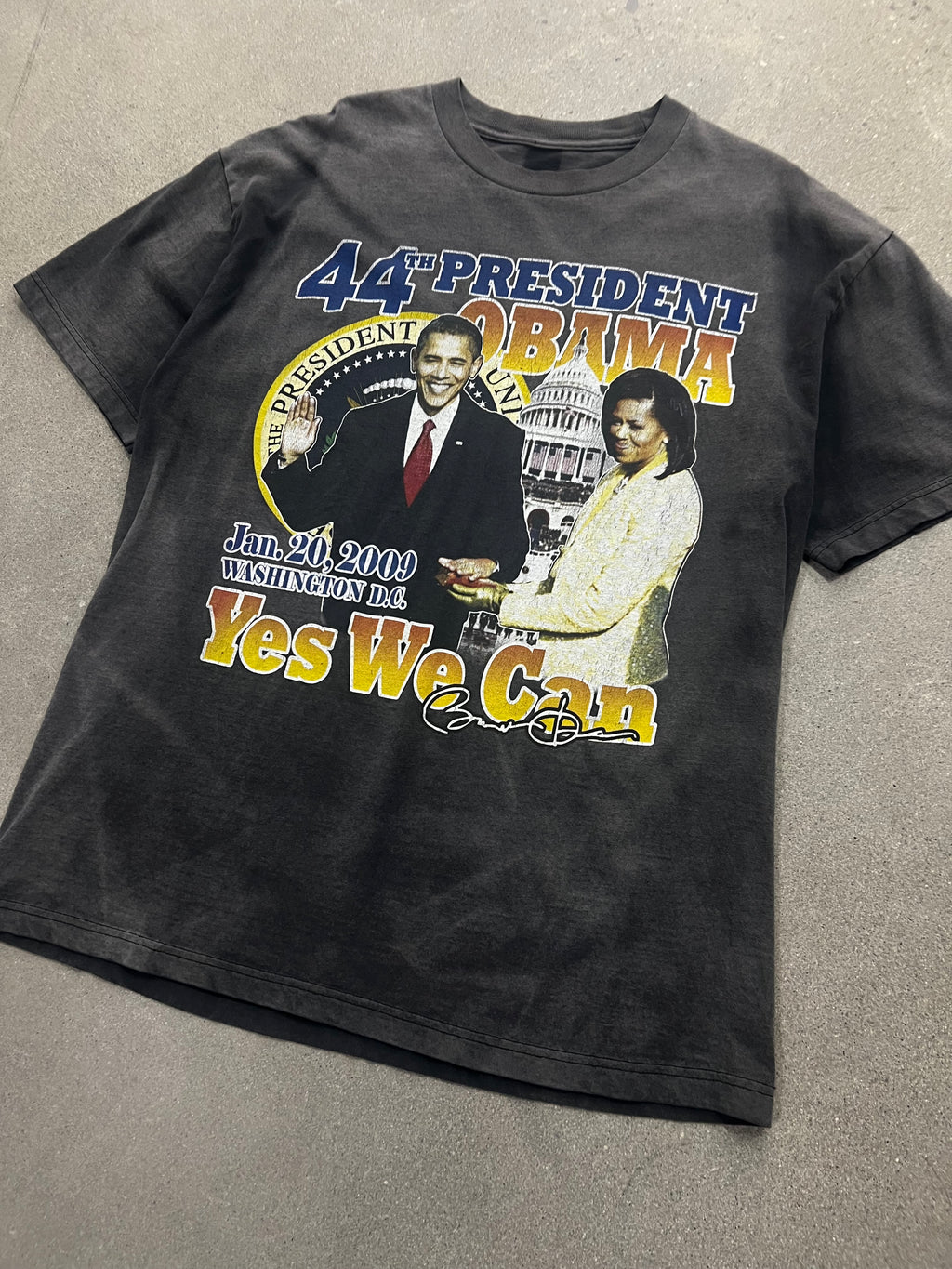 2009 Faded Barack Obama Yes We Can T-Shirt - XL