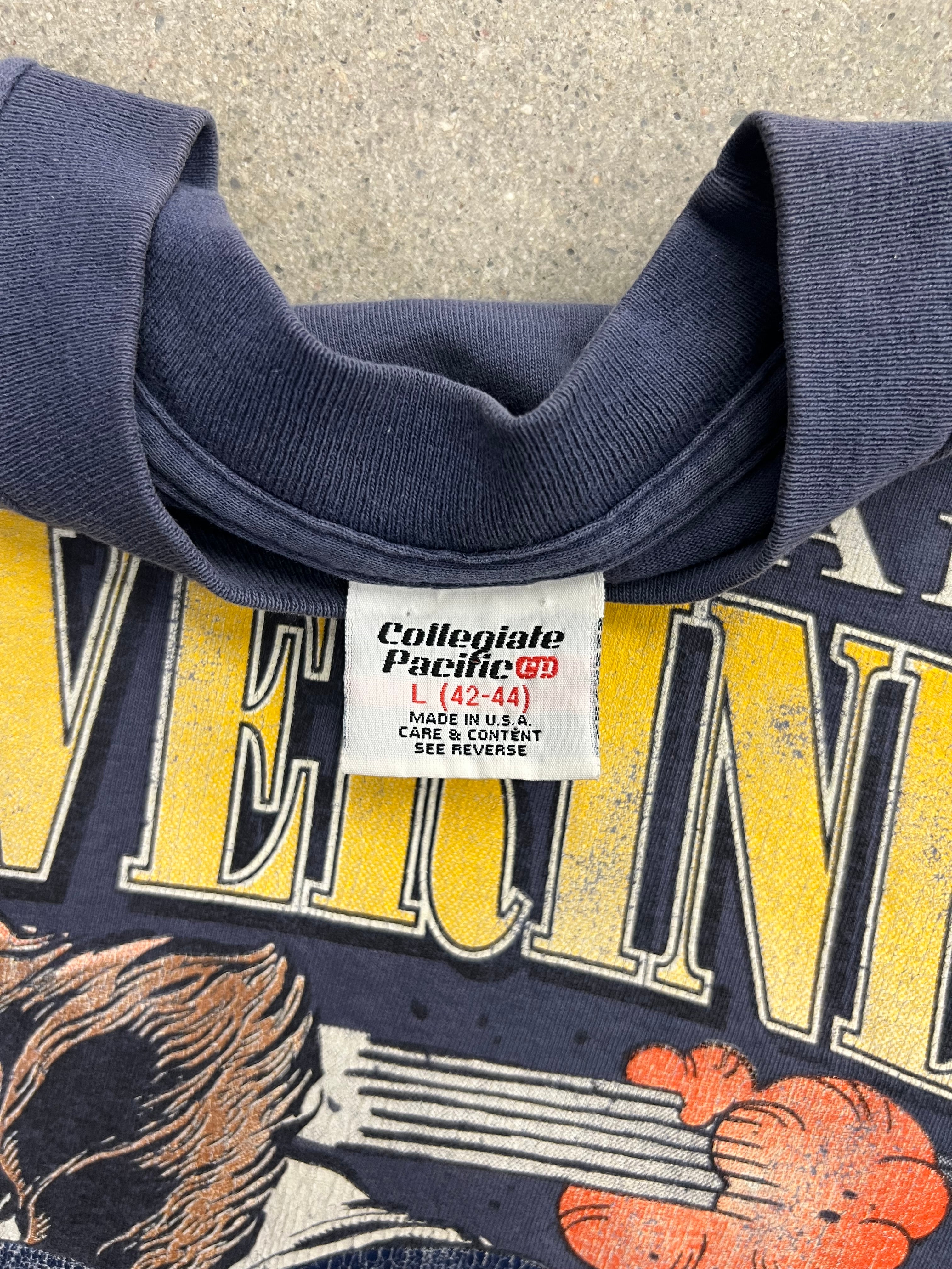 Faded Michigan Wolverines Mascot T-Shirt - L