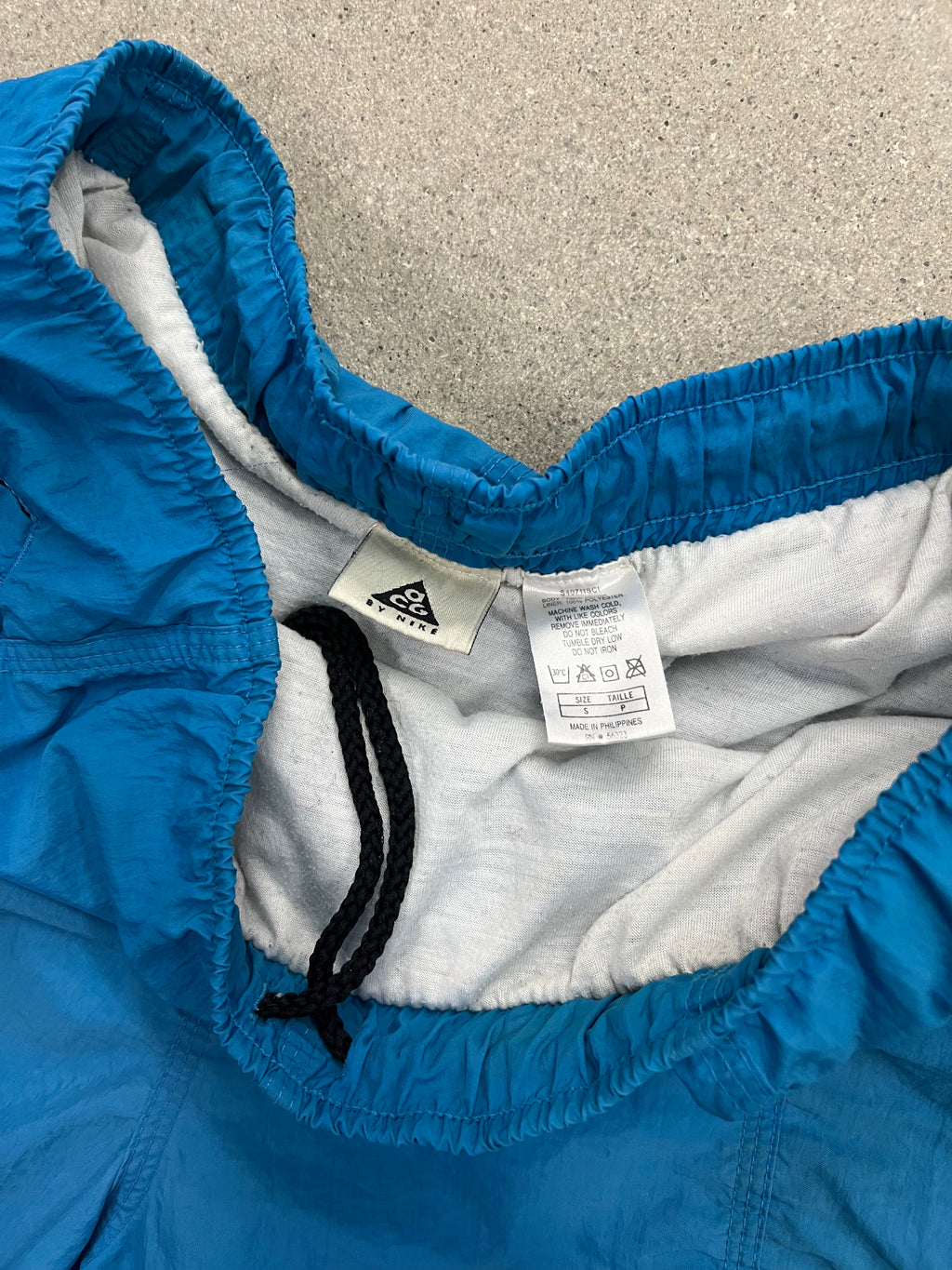 Nike ACG Shorts - S