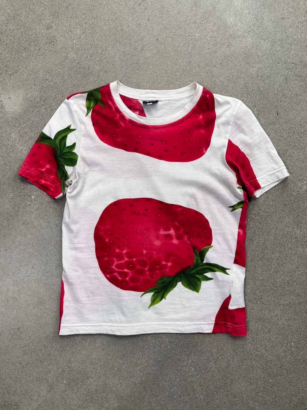 Dolce & Gabbana Strawberry T-Shirt - M