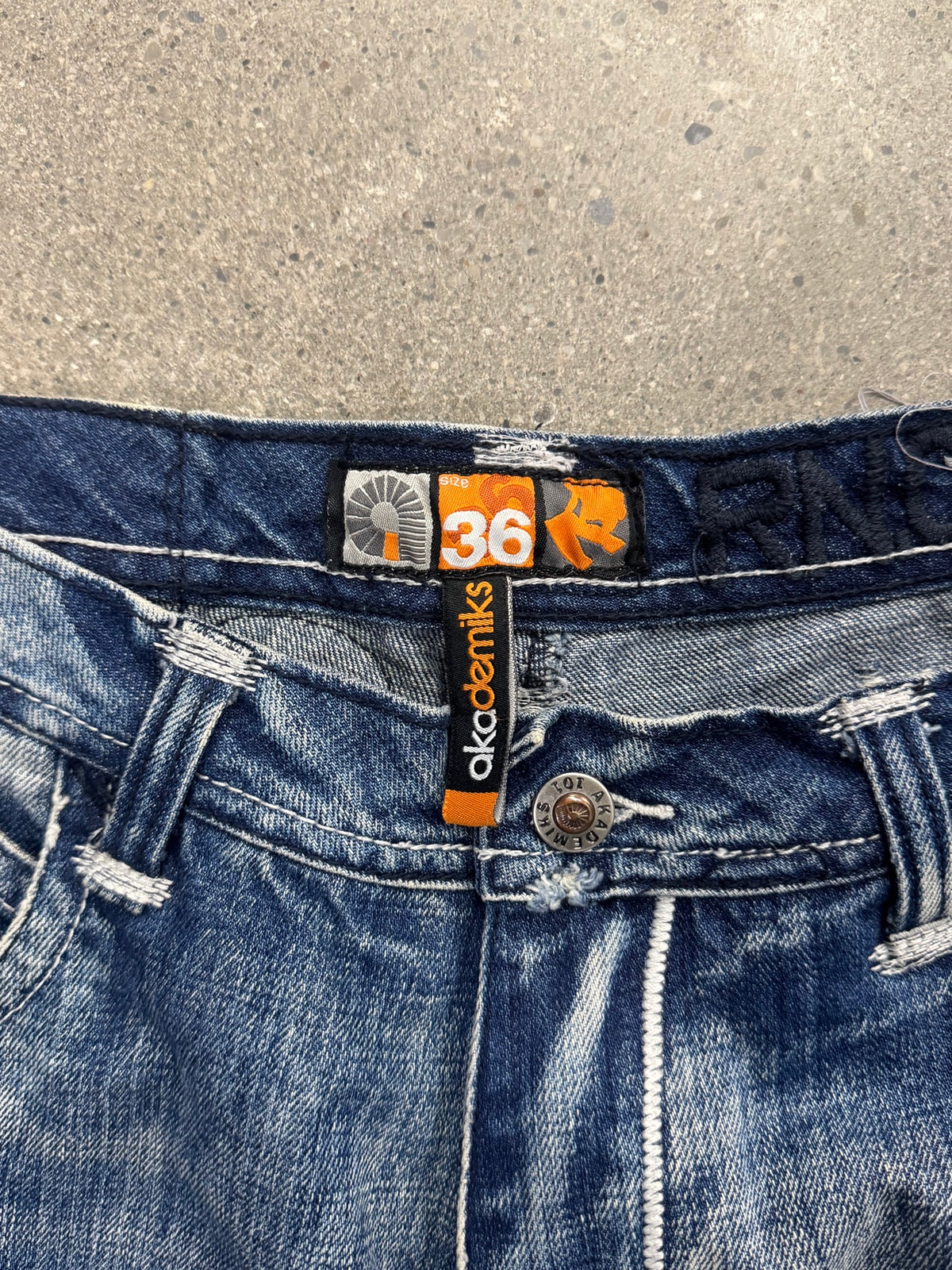 Akademiks Faded & Baggy Jeans - 35"
